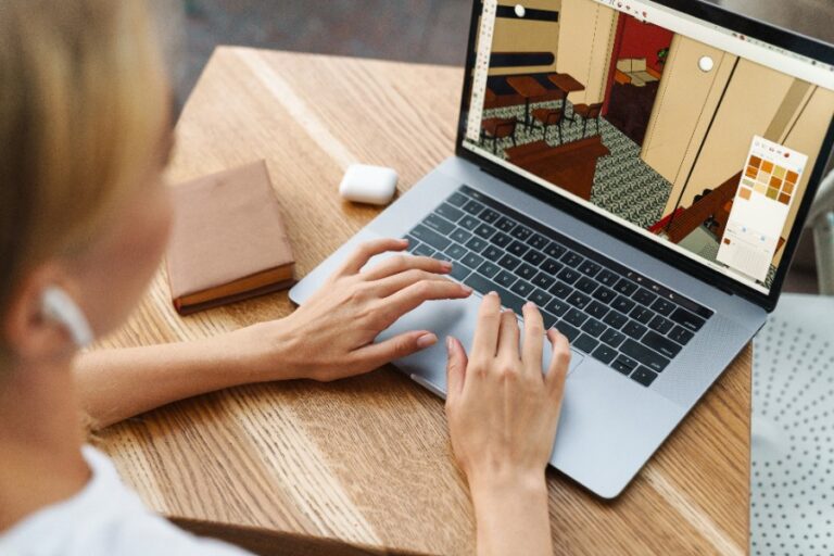 Page d’accueil d’un site de location saisonnière affichant plusieurs appartements avec photos et prix par nuit